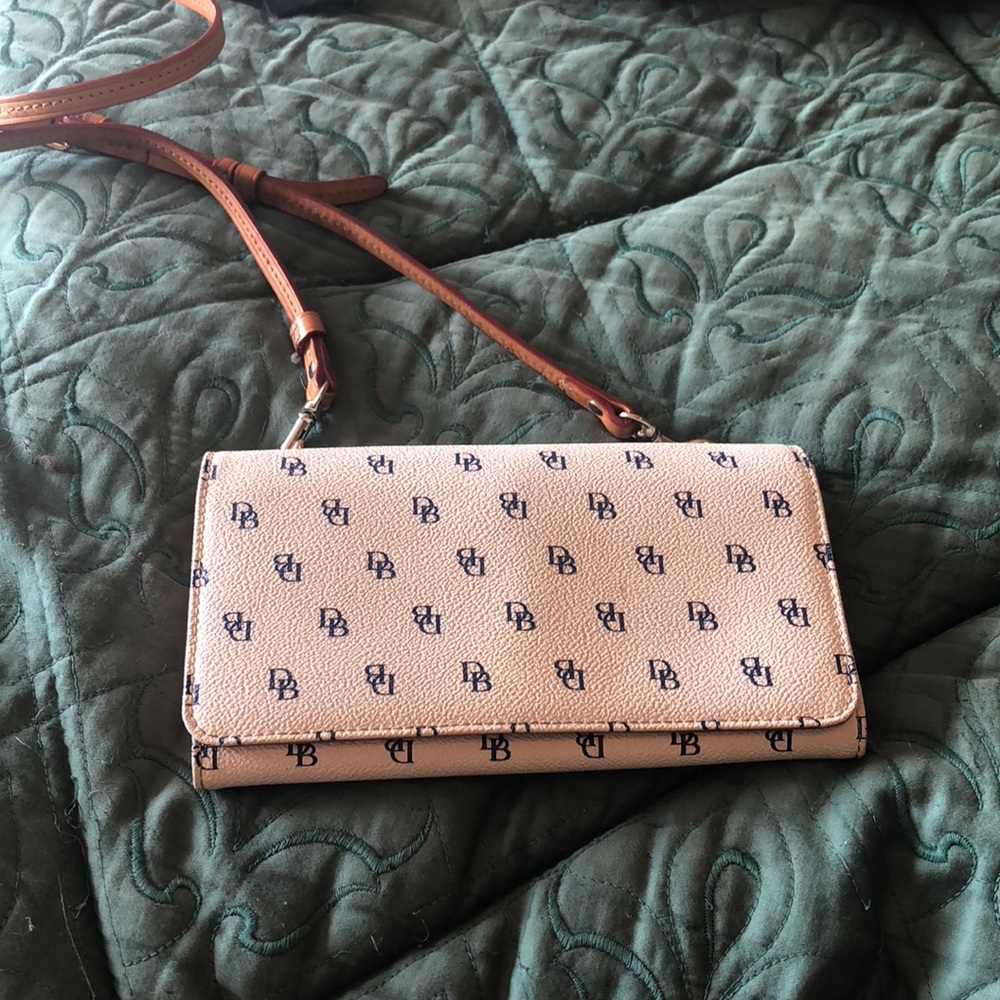 Dooney & Bourke cross body clutch